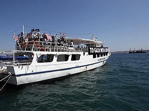 Одному кораблю з "Флотилії свободи-2" вдалось вийти в міжнародні води Одному кораблю з "Флотилії свободи-2" вдалось вийти в міжнародні води