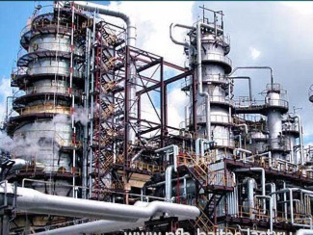 Лисичанский НПЗ продал почти весь бензин в Россию Лисичанский НПЗ продал почти весь бензин в Россию