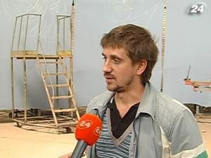 Прикарпатский художник создает живописную историю ФК "Динамо" Прикарпатский художник создает живописную историю ФК "Динамо"