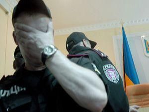 В суді над Тимошенко намагаються замінити журналістів на Беркут В суді над Тимошенко намагаються замінити журналістів на Беркут