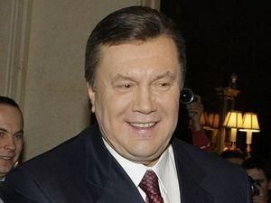 Всі губернатори та голови облрад складуться на подарунок для Януковича