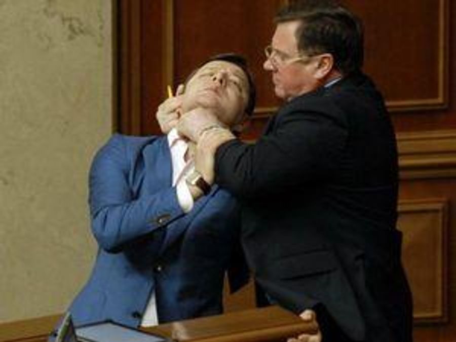 Ляшко хочет запретить Компартию, потому что обиделся на Мартынюка Ляшко хочет запретить Компартию, потому что обиделся на Мартынюка