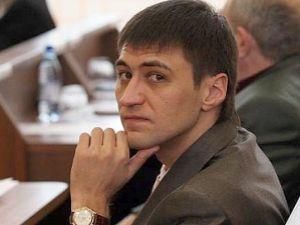 Регионал Ландик избил 20-летнюю девушку и делает жертвой себя (ВИДЕО) Регионал Ландик избил 20-летнюю девушку и делает жертвой себя (ВИДЕО)