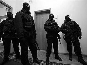 Журналістів газети "Главное" відпустили після дзвінка до Президента Журналістів газети "Главное" відпустили після дзвінка до Президента