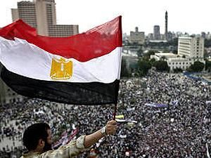 Десятки тысяч египтян собираются на площади Тахрир