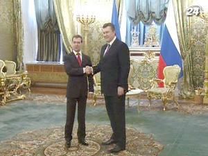 Медведев поздравил Януковича, и поговорил о сотрудничестве Медведев поздравил Януковича, и поговорил о сотрудничестве