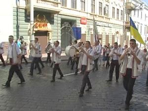 У Чернівцях традиційно торгують напередодні Петра і Павла