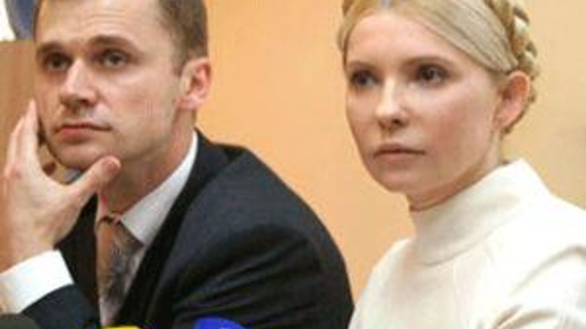 Тимошенко звільнила адвоката Титаренка Тимошенко звільнила адвоката Титаренка