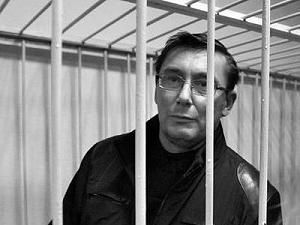 Луценко про події 6–7 липня: Мені шкода міліціонерів Луценко про події 6–7 липня: Мені шкода міліціонерів