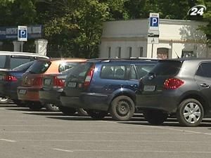 Столичный рынок парковка работает в тени Столичный рынок парковка работает в тени