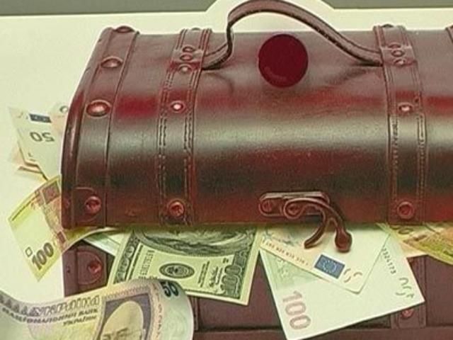 Украинцы хранят в банках 300 млрд грн Украинцы хранят в банках 300 млрд грн