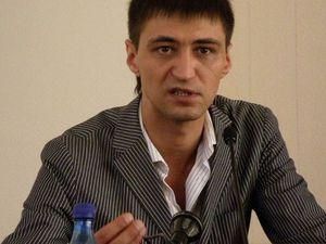 Луганчани протестуть, щоб позбавити Ландика депутатського мандата і посадити до в'язниці Луганчани протестуть, щоб позбавити Ландика депутатського мандата і посадити до в'язниці