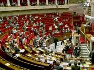 Парламент Франции продолжил участие страны в ливийской операции 