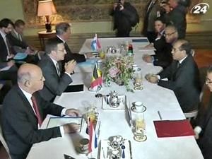 Страны Бенилюкса признали ливийских повстанцев Страны Бенилюкса признали ливийских повстанцев