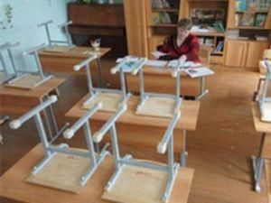 У Донецьку суд зупинив ліквідацію українських шкіл У Донецьку суд зупинив ліквідацію українських шкіл