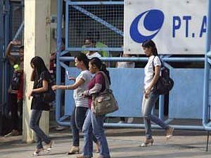 Рабочие фабрики Converse жалуются на руководство Рабочие фабрики Converse жалуются на руководство