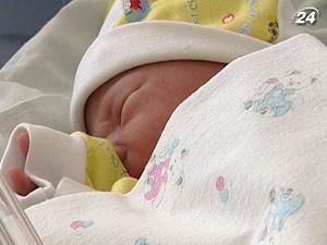 Батьки-одинаки: Батька не змусиш забирати дитину з роддому Батьки-одинаки: Батька не змусиш забирати дитину з роддому