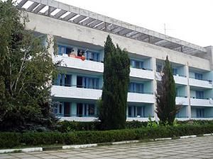 Из-за массового отравления детей лагерь "Альбатрос" закрыли, третьего заезда не будет Из-за массового отравления детей лагерь "Альбатрос" закрыли, третьего заезда не будет