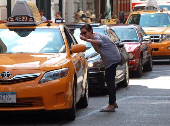 Емма Уотсон гуляла Нью-Йорком Емма Уотсон гуляла Нью-Йорком