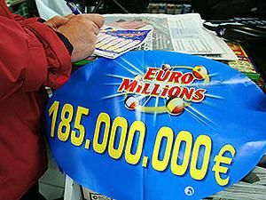 185 мільйонів у лотерею EuroMillions виграла подружня пара з Шотландії