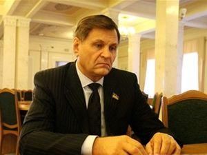 Телеканал Ландика-старшого розхвалює Ландика-молодшого (ВІДЕО) Телеканал Ландика-старшого розхвалює Ландика-молодшого (ВІДЕО)