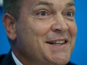 Партия регионов обещает защитить украинцев от "мажоров" Партия регионов обещает защитить украинцев от "мажоров"