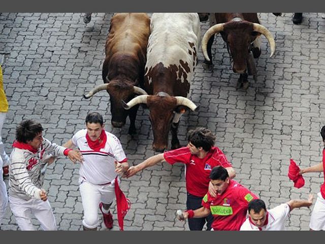 В Памплоне прошел традиционный фестиваль Сан-Фермин В Памплоне прошел традиционный фестиваль Сан-Фермин