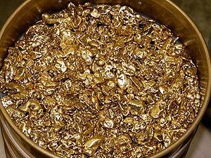 Впервые в истории золото стоит 1600 долларов за унцию Впервые в истории золото стоит 1600 долларов за унцию