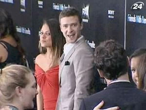 Міла Куніс і Джастін Тімберлейк представляють нову розкуту комедію Міла Куніс і Джастін Тімберлейк представляють нову розкуту комедію