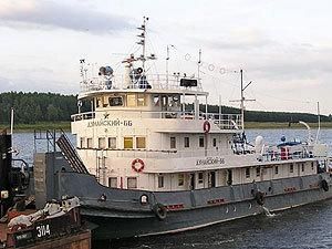 Капітана, який не надав допомогу пасажирам "Булгарії", відпустили під підписку Капітана, який не надав допомогу пасажирам "Булгарії", відпустили під підписку