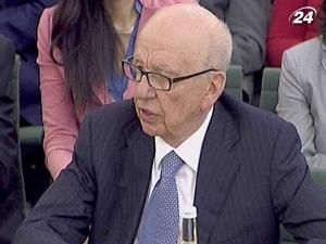 Мердок дав свідчення у справі щодо прослуховування телефонів Мердок дав свідчення у справі щодо прослуховування телефонів