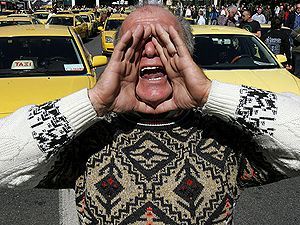 Грецькі таксисти оголосили безстроковий страйк Грецькі таксисти оголосили безстроковий страйк