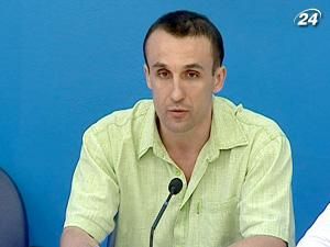 Активист "Налогового майдана" не крушил машину Активист "Налогового майдана" не крушил машину