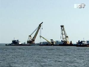 Фахівці почали піднімати з дна "Булгарію" Фахівці почали піднімати з дна "Булгарію"