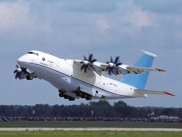 Минобороны России купило первый "Ан-70" Минобороны России купило первый "Ан-70"