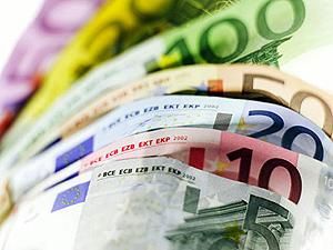 Курс евро вырос после решения о помощи Греции Курс евро вырос после решения о помощи Греции