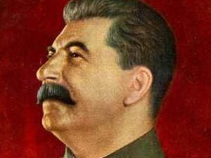 Более трети украинцев считают Сталина великим вождем