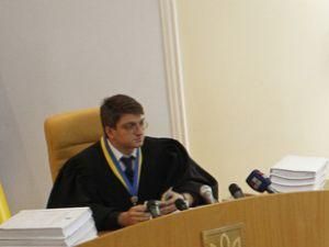 В Печерском суде сделали короткий перерыв В Печерском суде сделали короткий перерыв