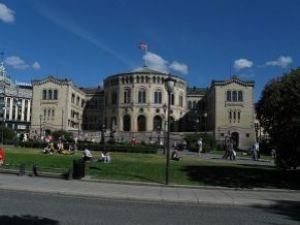 Правительство Норвегии проводит чрезвычайное заседание Правительство Норвегии проводит чрезвычайное заседание