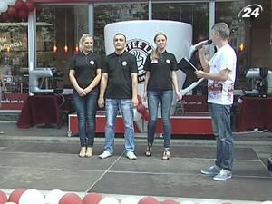 На Майдані Незалежності приготували 60-літрову чашку каву На Майдані Незалежності приготували 60-літрову чашку каву