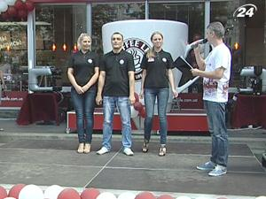 На Майдане Независимости приготовили 60-литровую чашку кофе