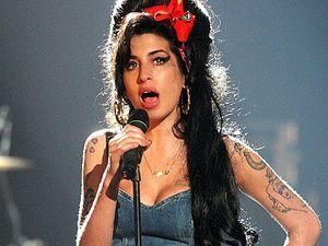 Померла британська співачка Еммі Вайнхаус Померла британська співачка Еммі Вайнхаус