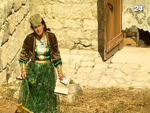 В крепость Чуфут-Кале съехались на лагерь караимы В крепость Чуфут-Кале съехались на лагерь караимы