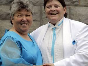 Первый однополый брак в Нью-Йорке заключили две бабушки Первый однополый брак в Нью-Йорке заключили две бабушки