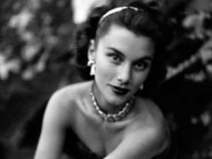 Померла перша дівчина Бонда Померла перша дівчина Бонда