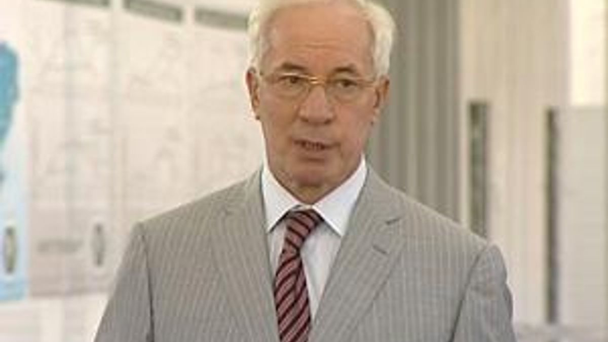 Прем'єр закликає киян затоварюватися на оптових ринках Прем'єр закликає киян затоварюватися на оптових ринках