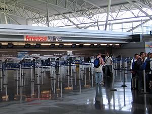 В США закрыли терминал аэропорта из-за подозрительного пакета В США закрыли терминал аэропорта из-за подозрительного пакета