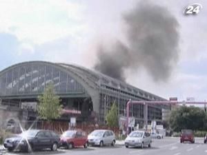 В Берлине на железнодорожной станции вспыхнул пожар В Берлине на железнодорожной станции вспыхнул пожар