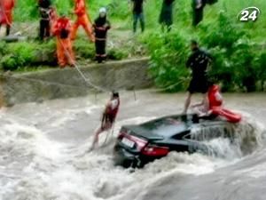 Число жертв оползней в Южной Корее превысило 3 десятка человек Число жертв оползней в Южной Корее превысило 3 десятка человек