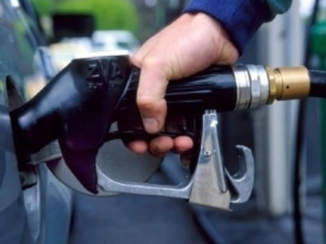 Россия сохранила высокие пошлины на топливо Россия сохранила высокие пошлины на топливо